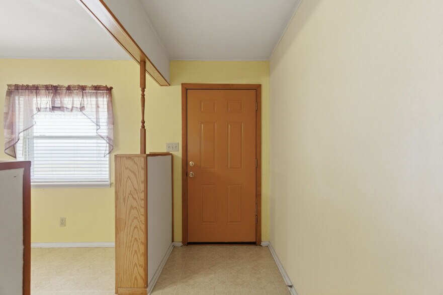 More Photos Of 3523 E Highway 199, Springtown Office For Sale