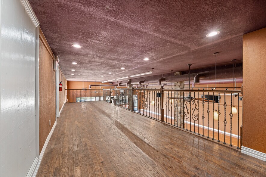 More Photos Of 7716 Davis Blvd, North Richland Hills Storefront For Lease