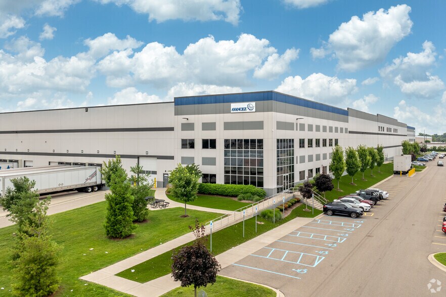 Primary Photo Of 1430 E 10 Mile Rd, Hazel Park Distribution For Lease