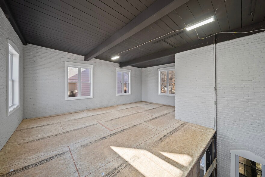 More Photos Of 174 N Main St, Franklin Light Manufacturing For Sale