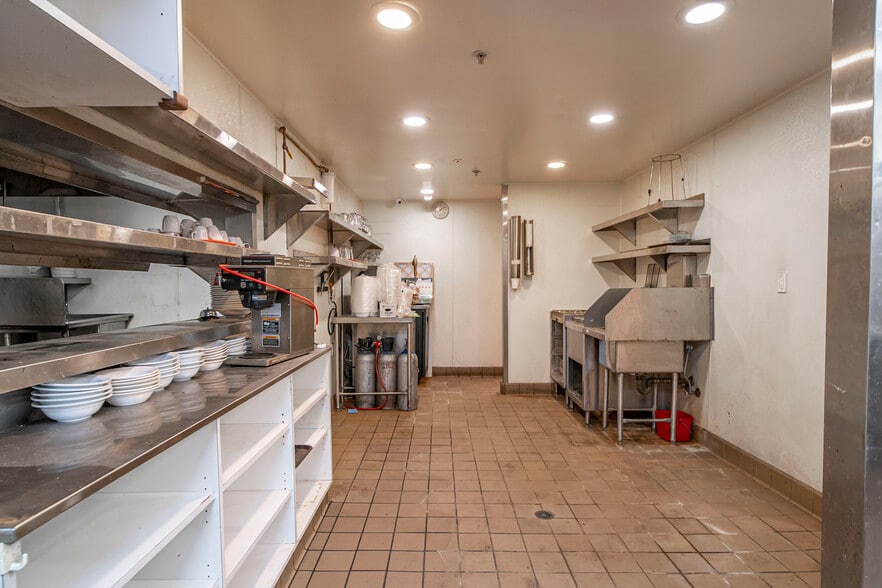 More Photos Of 580 N Atlantic Blvd, Monterey Park Apartments For Lease