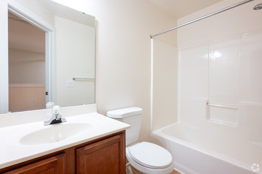 More Photos Of 614 Lynn St, Danville Apartments For Lease
