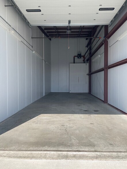 More Photos Of 3656 Stagecoach Rd, Longmont Warehouse For Lease