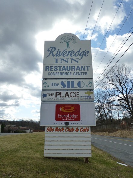 More Photos Of 2017 Bernville Rd, Reading Hotel For Sale