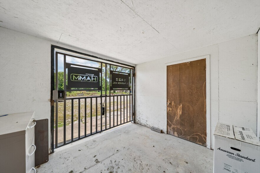 More Photos Of 1422 E Fairview Ave, Nowata Industrial For Sale