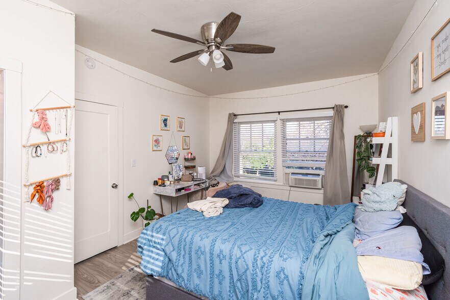 More Photos Of 1808 P St, Sacramento Apartments For Sale