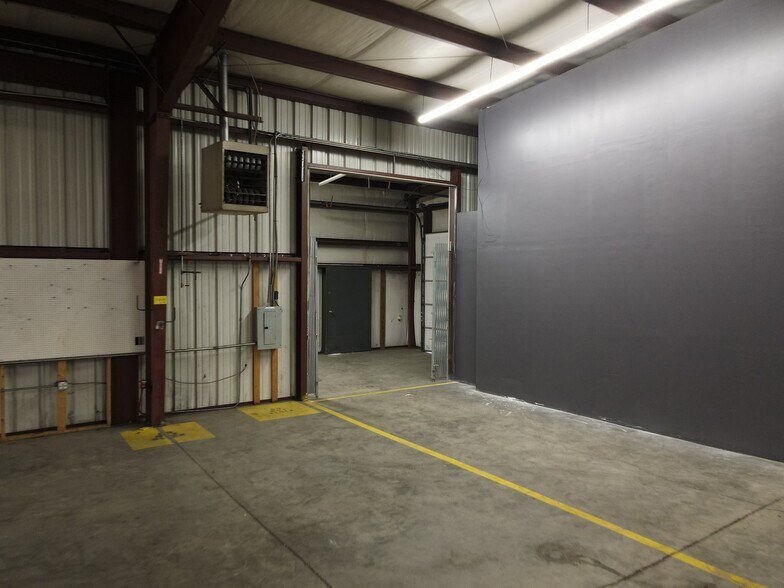 More Photos Of 2029 Brookside Ln, Kingsport Industrial For Sale