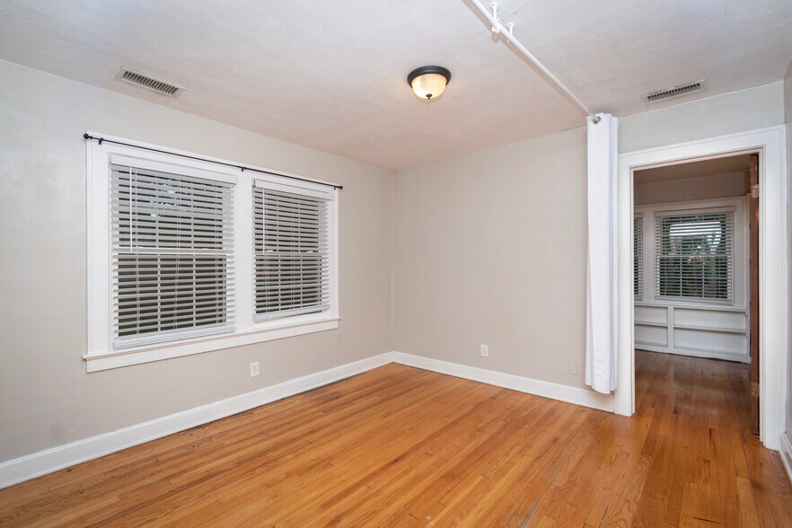 More Photos Of 5331 Charlotte St, Kansas City Apartments For Sale