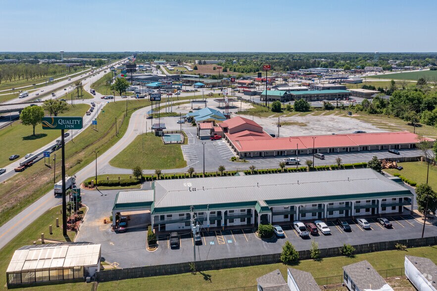 More Photos Of 115 Chapman Rd, Byron Hotel For Sale