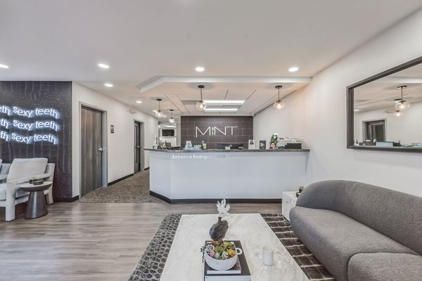 More Photos Of 1897 Palm Beach Lakes Blvd, West Palm Beach Medical For Sale