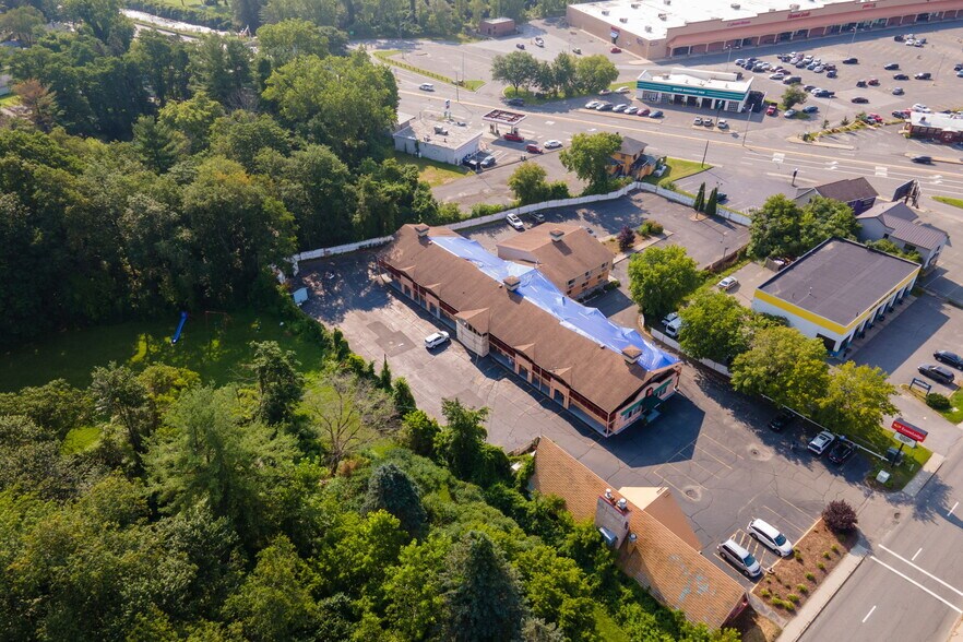 More Photos Of 16 Cheshire Rd, Pittsfield Hotel For Sale