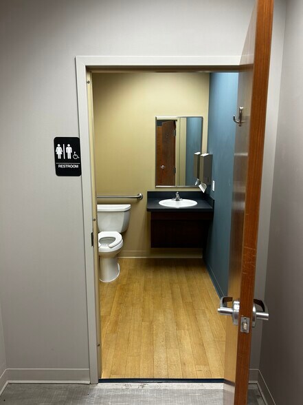 More Photos Of 4275 Johns Creek Pky, Suwanee Unknown For Lease