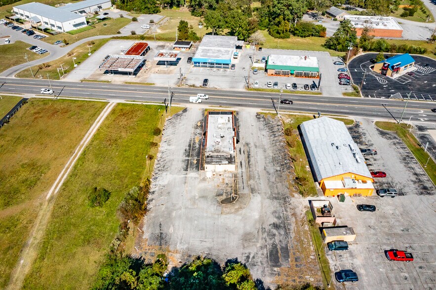 More Photos Of 2405 Neuse Blvd, New Bern Showroom For Sale