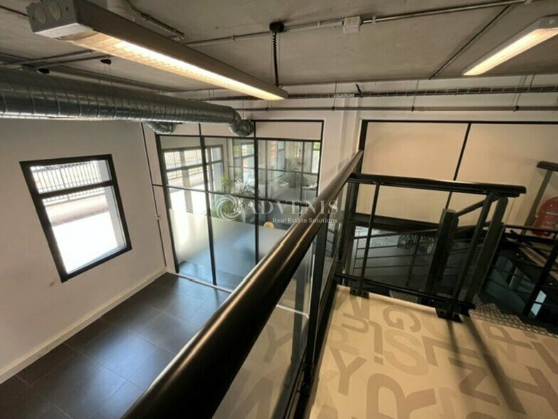 More Photos Of 2 George Sand Rue, Fourqueux Office For Sale