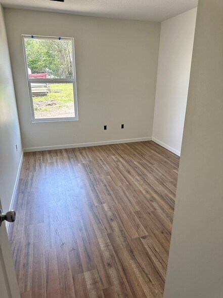 More Photos Of 1514 N Madison Ave, Wichita Apartments For Sale