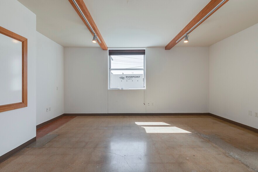 More Photos Of 2920 Shotts St, Fort Worth Distribution For Lease