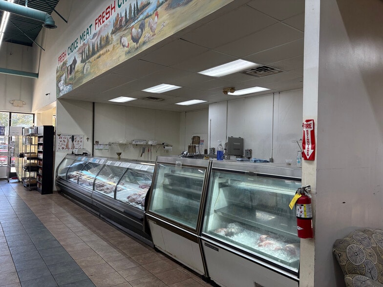 More Photos Of 37821 Mound Rd, Sterling Heights Freestanding For Sale