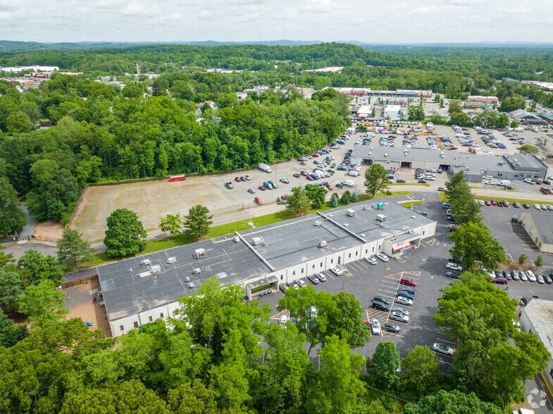 More Photos Of 1 Evergreen Pl, Morristown Light Distribution For Lease