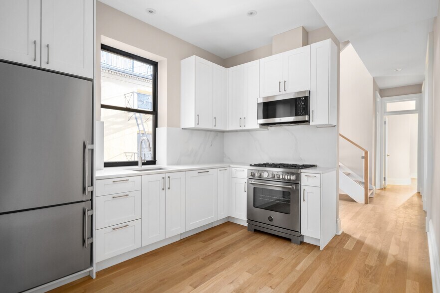 More Photos Of 402 W 20th St, New York Apartments For Sale