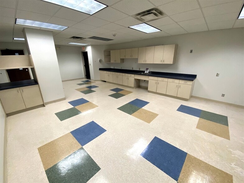 More Photos Of 500 E Main St, Norfolk Office Residential For Lease