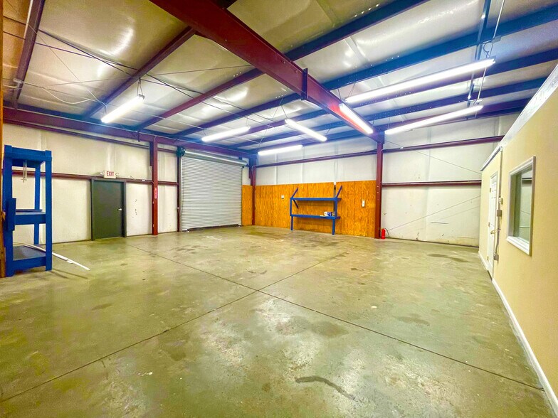 More Photos Of 6027 Business Park Dr, Columbus Flex For Lease