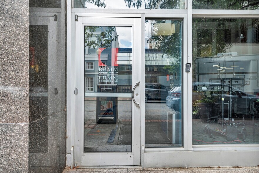 More Photos Of 28 Church Ave SW, Roanoke Storefront Retail Residential For Sale