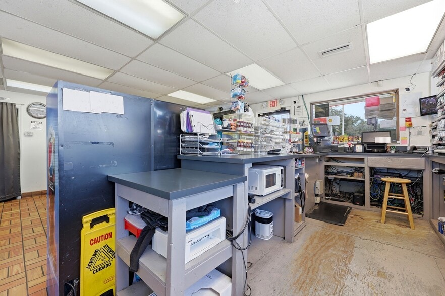 More Photos Of 2350 N Ponce De Leon Blvd, Saint Augustine Service Station For Sale