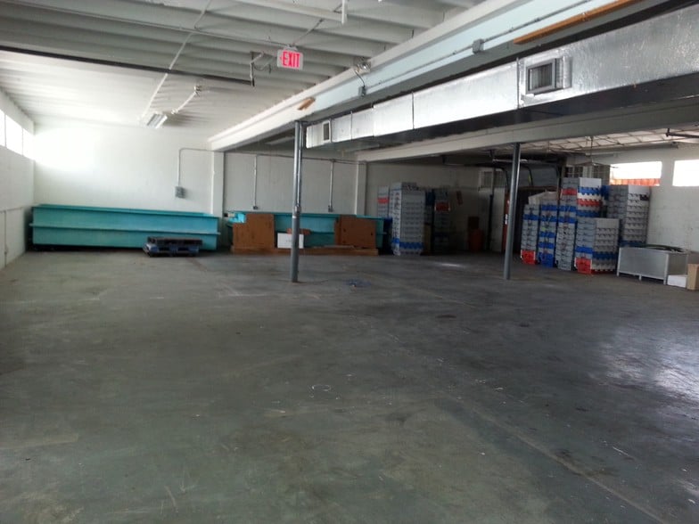 More Photos Of 3034 NE 12th Ter, Oakland Park Warehouse For Sale