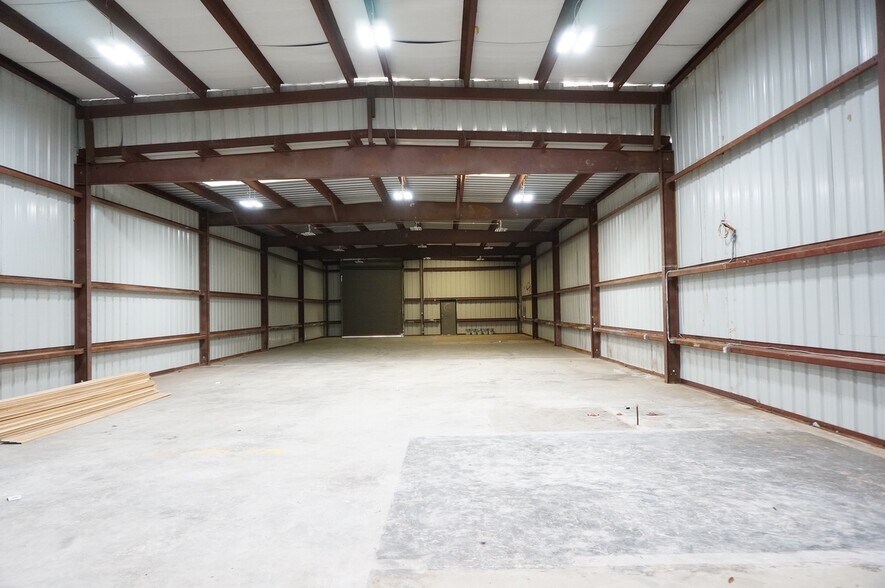 More Photos Of 21480 Bayou Ct, Abita Springs Distribution For Lease