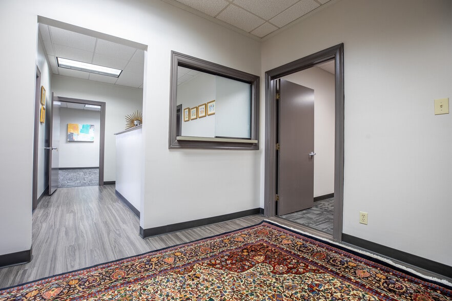 More Photos Of 214-224 Dwyer Ave, San Antonio Office Residential For Sale