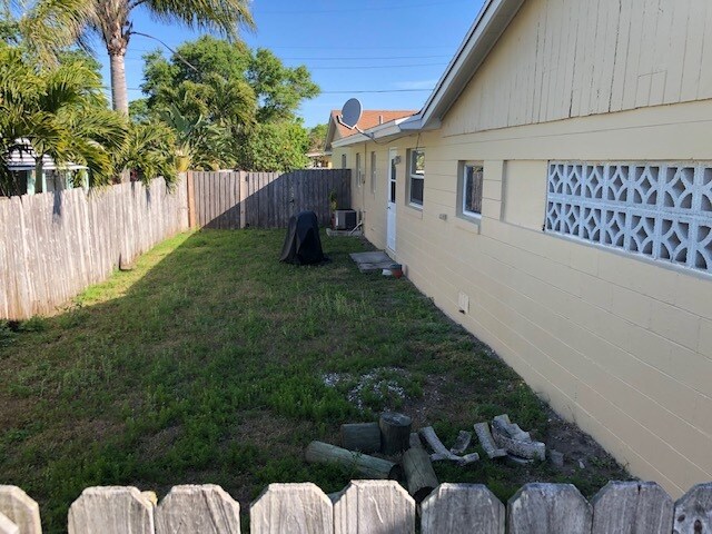 More Photos Of 7105 Poinsetta Ave, Cape Canaveral Apartments For Sale