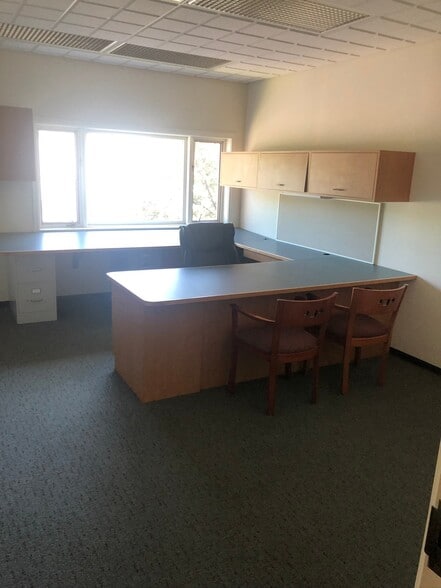 More Photos Of 6701 W 23rd St, Saint Louis Park Warehouse For Lease