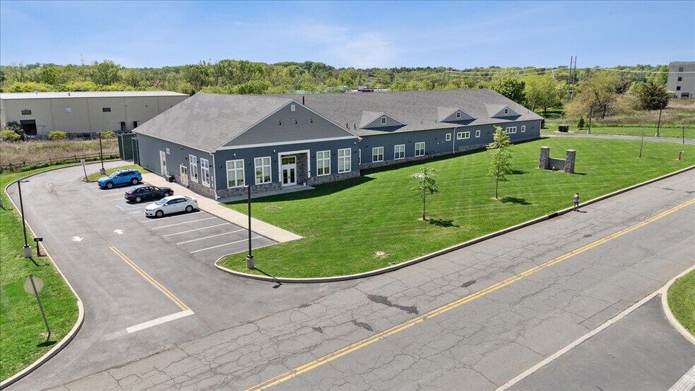 More Photos Of 22 Royal Rd, Flemington Industrial For Sale