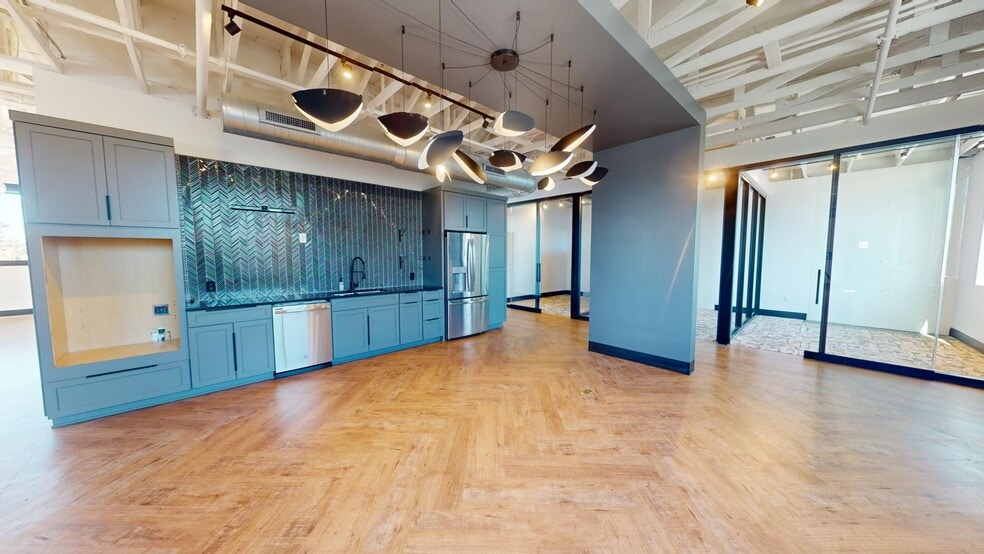 More Photos Of 5621 Emerald Forest Dr, Austin Restaurant For Lease