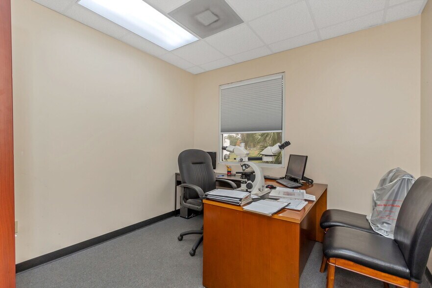 More Photos Of 7641 66th St N, Pinellas Park Medical For Sale