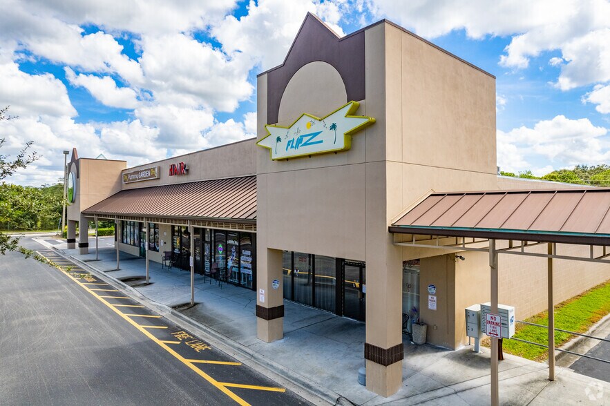 Primary Photo Of 2260-2292 Commercial Way, Spring Hill Storefront For Lease