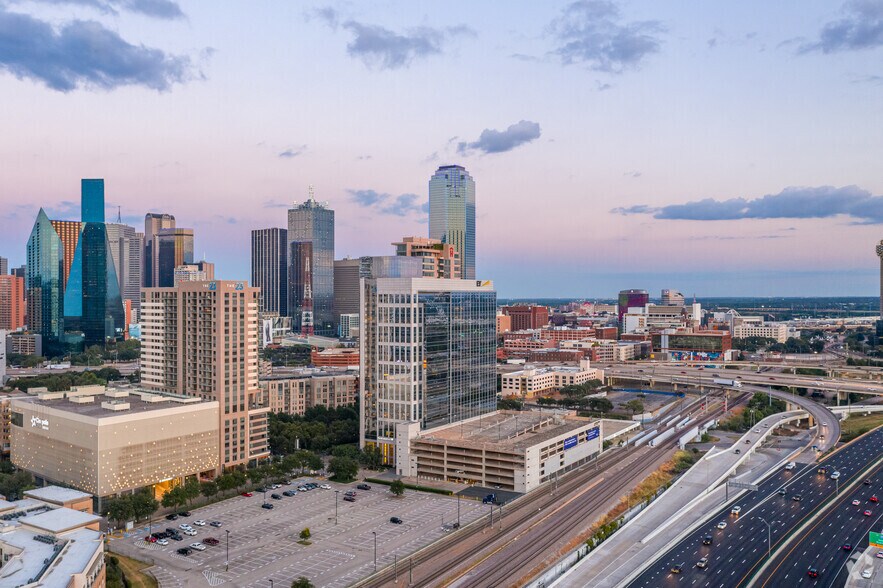 More Photos Of 2323 Victory Ave, Dallas Office For Lease