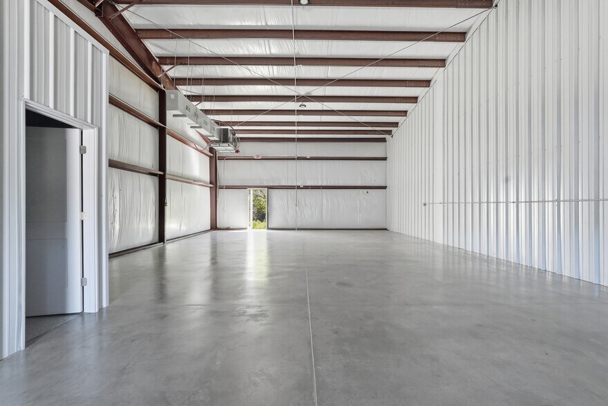 More Photos Of 319 Highway 365, Conway Flex For Sale