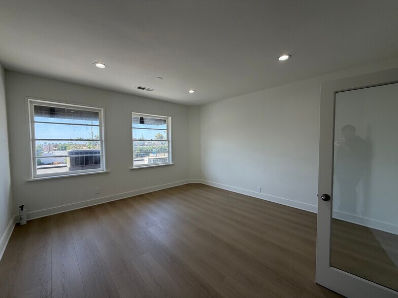 More Photos Of 8947-8969 W Sunset Blvd, West Hollywood Office Residential For Lease