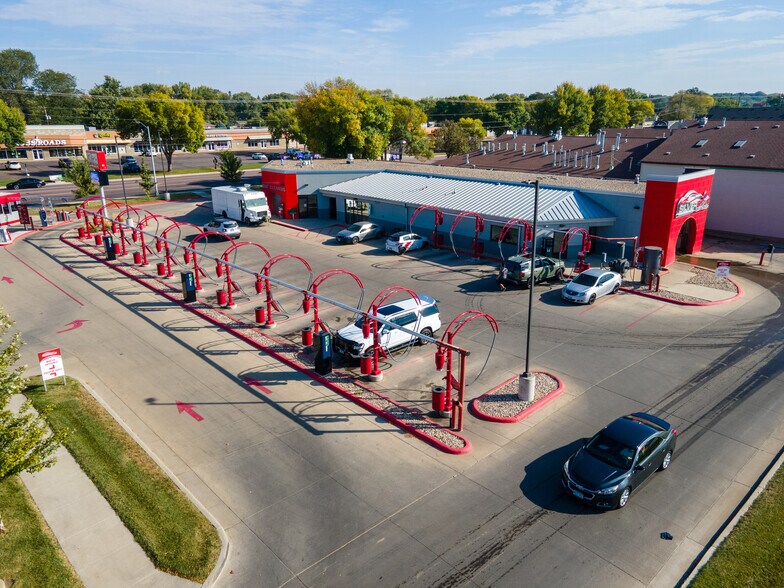 More Photos Of 1221 W 41st St, Sioux Falls Carwash For Sale
