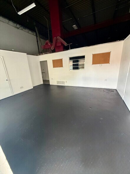 More Photos Of 4725-4745 Lipan St, Denver Warehouse For Lease