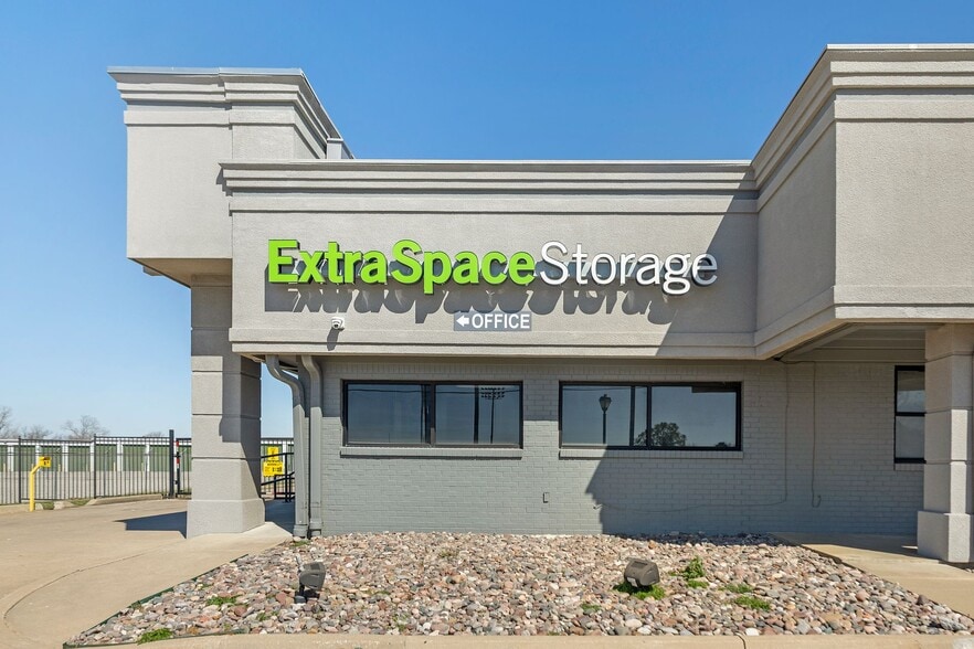 More Photos Of 12331 E 11th St, Tulsa Self Storage For Sale