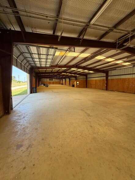 More Photos Of 161 County Road 777, Devine Industrial For Sale