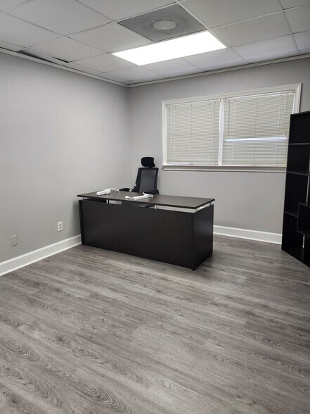 More Photos Of 1734 Kingsley Ave, Orange Park Office For Lease