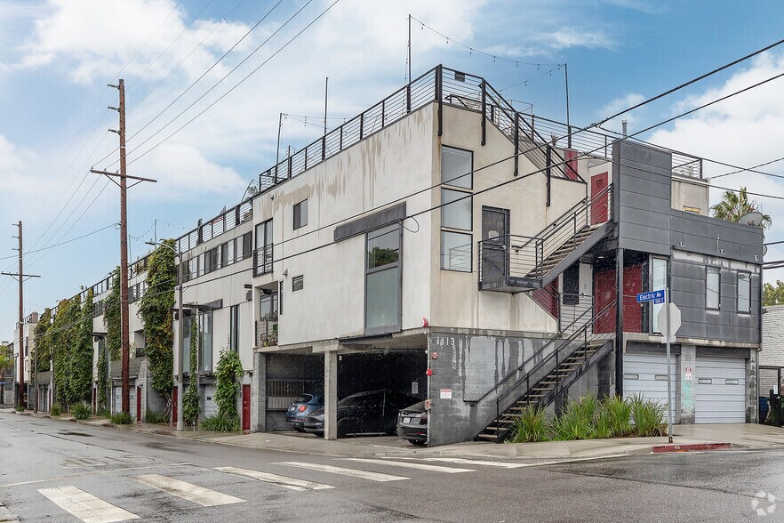 More Photos Of 1113 Electric Ave, Venice Loft Creative Space For Sale