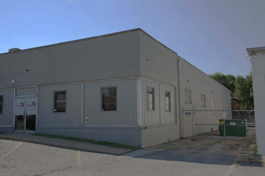 More Photos Of 804 S Sheridan Rd, Tulsa Light Manufacturing For Sale