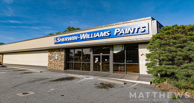 Primary Photo Of 320 S Main St, Hendersonville General Retail For Sale