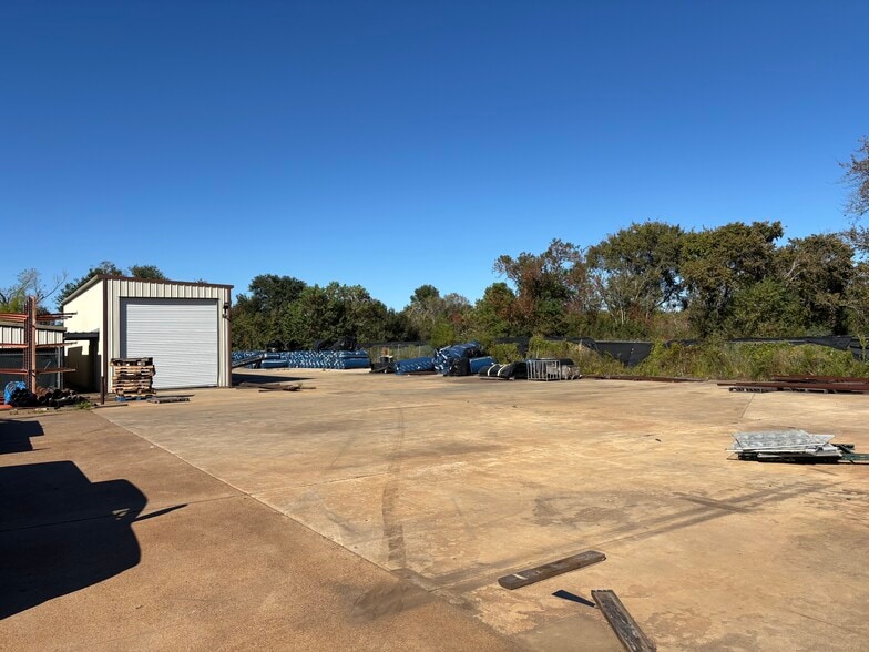 More Photos Of 4181 Magnolia St, Pearland Manufacturing For Lease