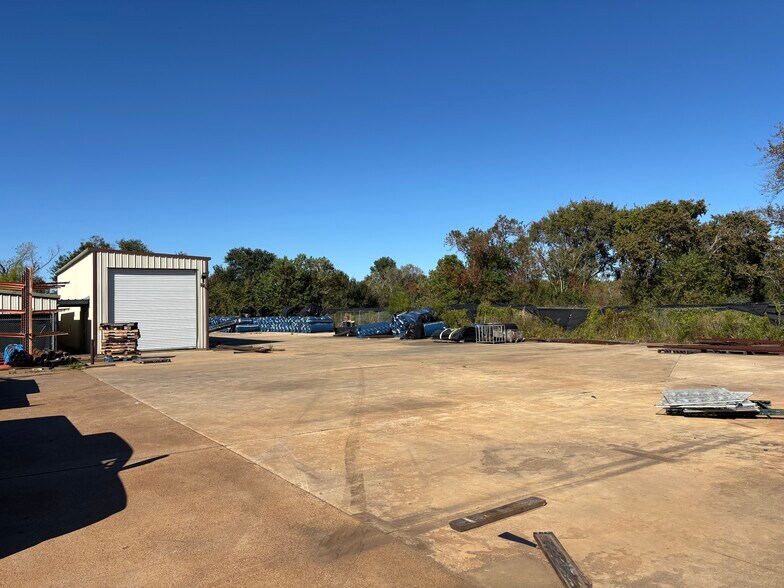 More Photos Of 4181 Magnolia St, Pearland Manufacturing For Lease