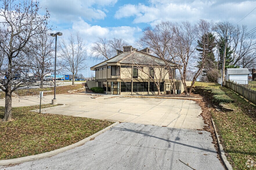 More Photos Of 510-512 NW Mock Ave, Blue Springs Medical For Lease